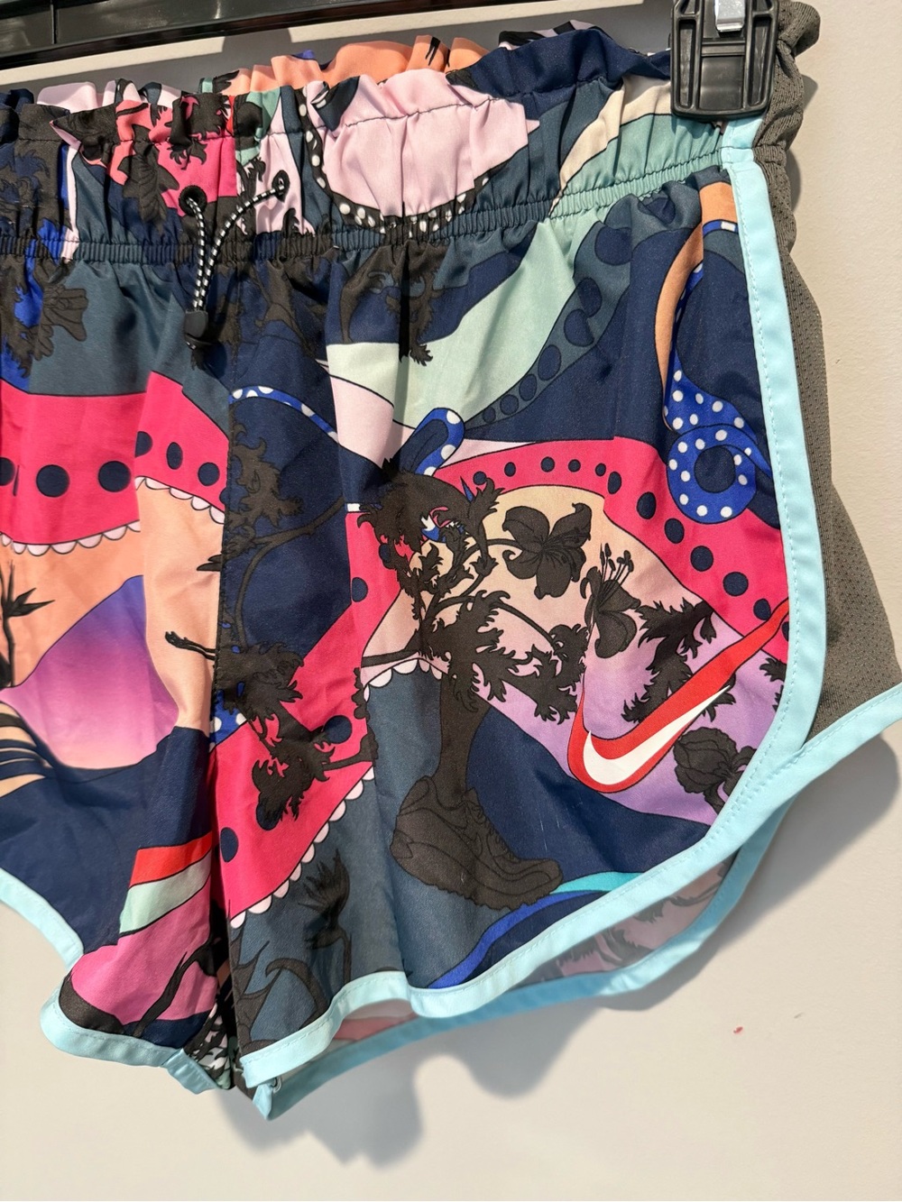 Nike Women's Icon Clash Tempo Printed Dry-Fit Running Shorts - Picture 2 of 4